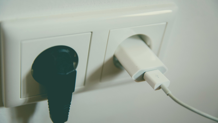 Best European Travel Adapter